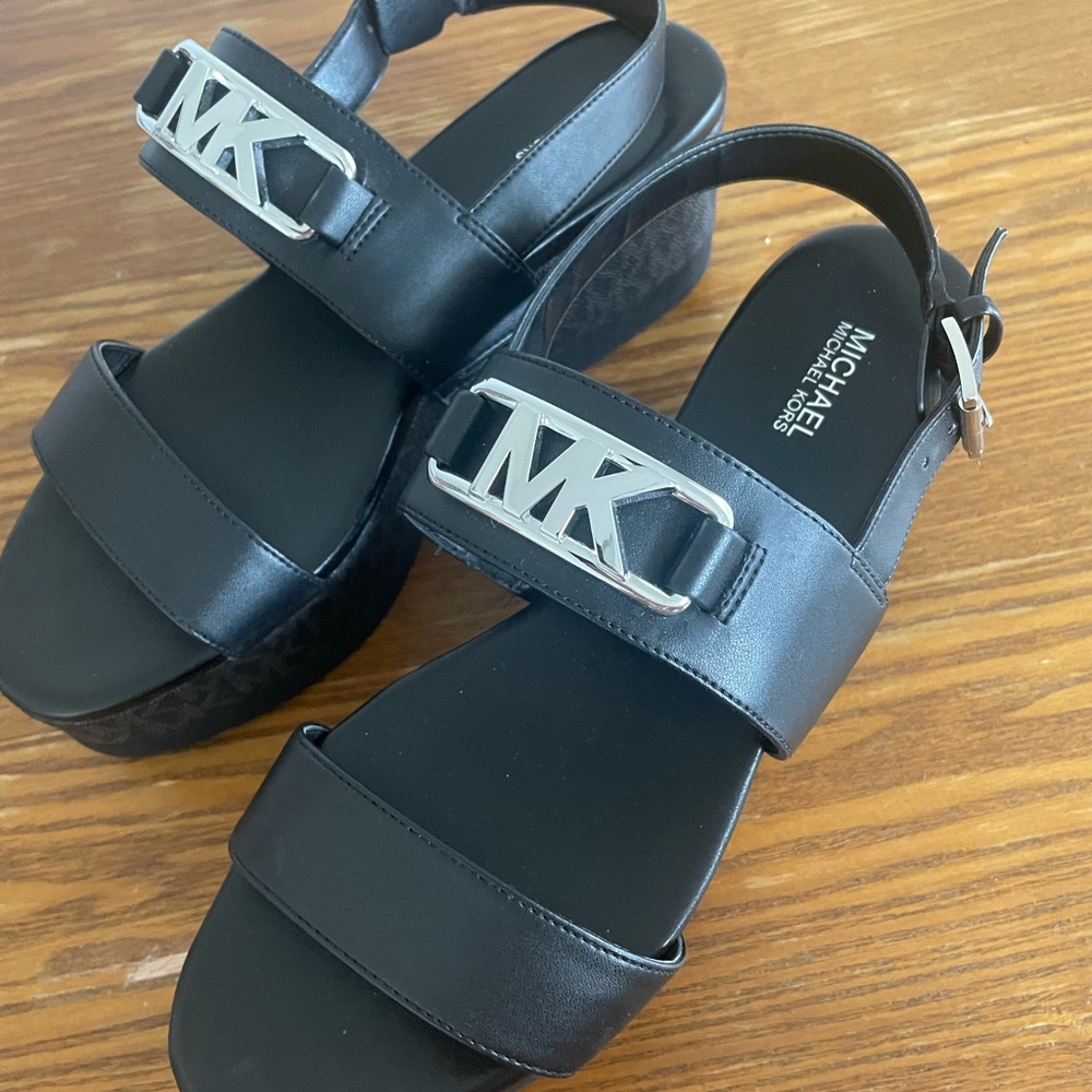 7.5 women’s Michael Kors wedges